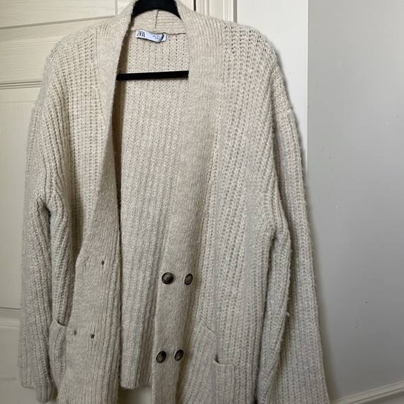 ZARA Chunky Knit Cardigan - great condition, oversized size Small - Picture 3 of 6
